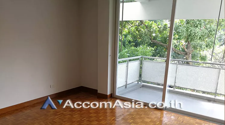 7  4 br Apartment For Rent in Sathorn ,Bangkok BTS Chong Nonsi at Low rise - Cozy Apartment AA22975
