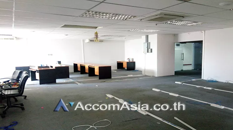  1  Office Space For Rent in Ratchadaphisek ,Bangkok MRT Rama 9 at Chamnan Phenjati Business Center AA23002