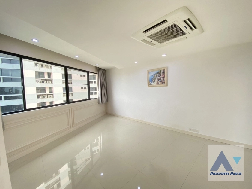 unitPet friendly | Minimal-style condominium in soft tones near Sukhumvit (23619)