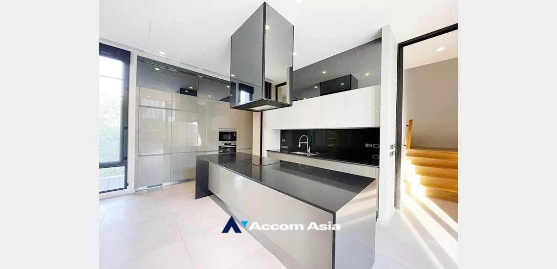 unitPrivate Swimming Pool |  4 Bedrooms  House For Rent in Sukhumvit, Bangkok  near BTS Ekkamai (AA23065)