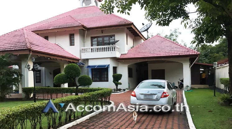  6 Bedrooms  House For Sale in Pattanakarn, Bangkok  near ARL Hua Mak (AA23079)