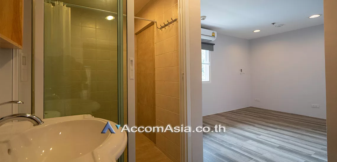 6  2 br Apartment For Rent in Sathorn ,Bangkok MRT Lumphini at Amazing residential AA23097