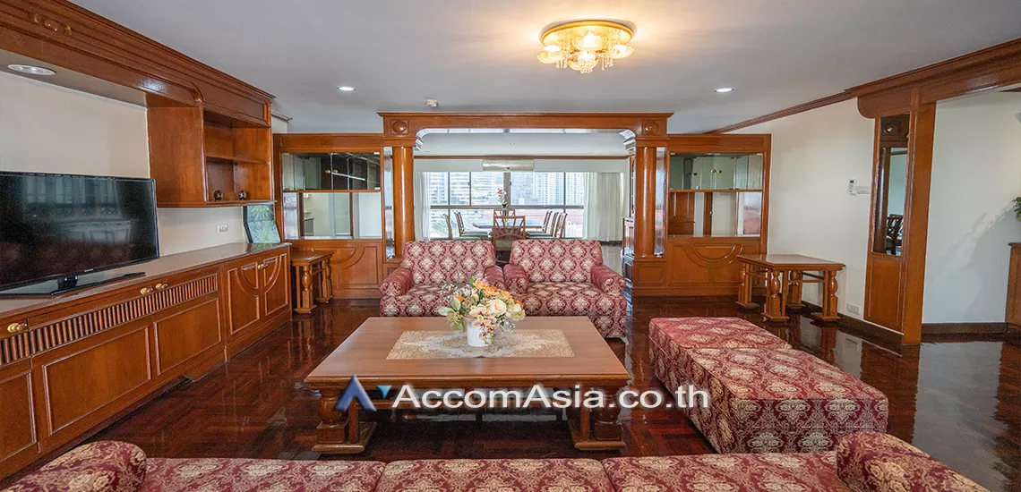 Pet friendly |  3 Bedrooms  Apartment For Rent in Sukhumvit, Bangkok  near BTS Nana (AA23106)