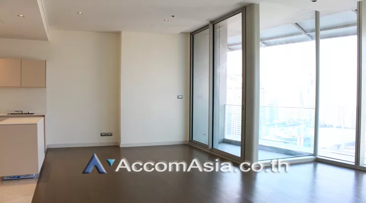  2 Bedrooms  Condominium For Rent & Sale in Ploenchit, Bangkok  near BTS Ratchadamri (AA23120)