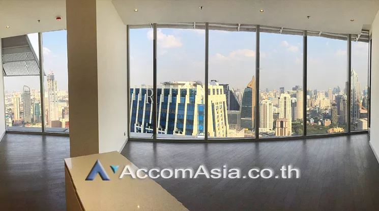  2 Bedrooms  Condominium For Rent & Sale in Ploenchit, Bangkok  near BTS Ratchadamri (AA23121)