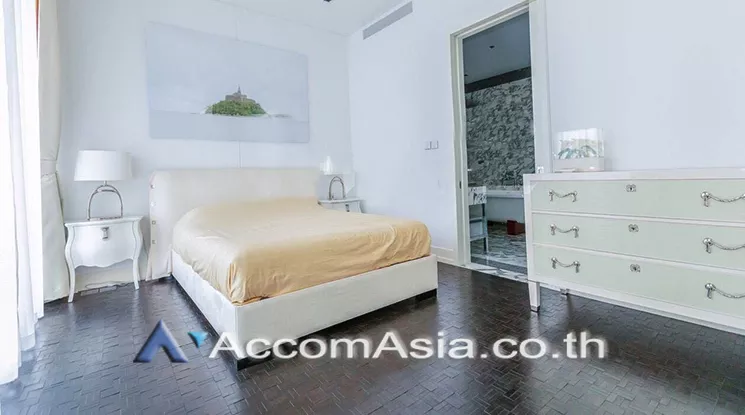 unitPet friendly |  2 Bedrooms  Condominium For Sale in Silom, Bangkok  near BTS Chong Nonsi (AA23125)