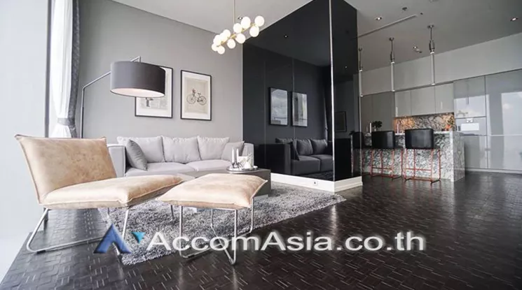  2 Bedrooms  Condominium For Sale in Silom, Bangkok  near BTS Chong Nonsi (AA23126)