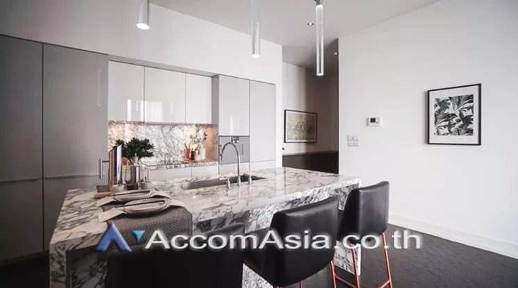  2 Bedrooms  Condominium For Sale in Silom, Bangkok  near BTS Chong Nonsi (AA23126)