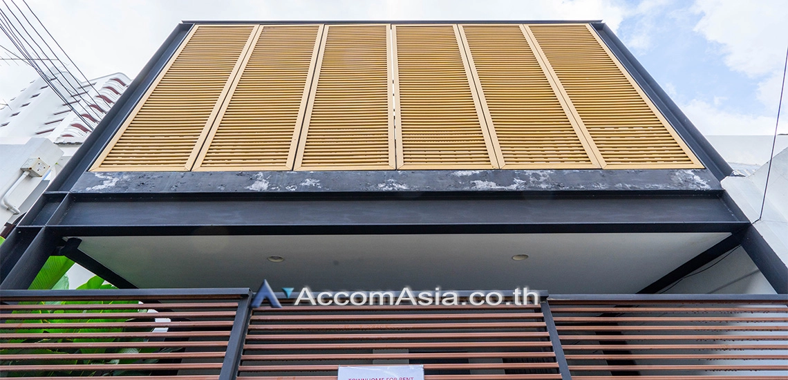 14  2 br Townhouse for rent and sale in Sukhumvit ,Bangkok BTS Thong Lo AA23160