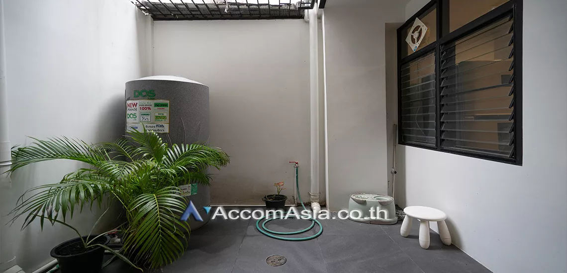 12  2 br Townhouse For Rent in sukhumvit ,Bangkok BTS Thong Lo AA23160