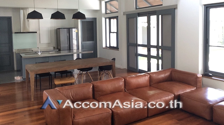 Private Swimming Pool |  4 Bedrooms  House For Rent & Sale in Pattanakarn, Bangkok  near BTS On Nut (AA23184)