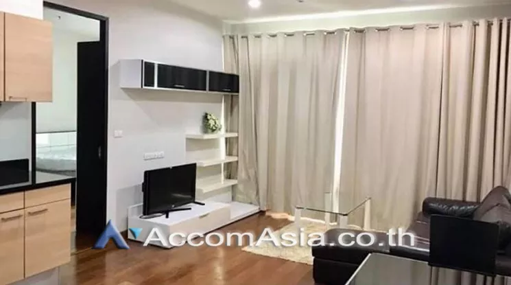 1 Bedroom  Condominium For Rent & Sale in Ploenchit, Bangkok  near BTS Chitlom (AA23189)