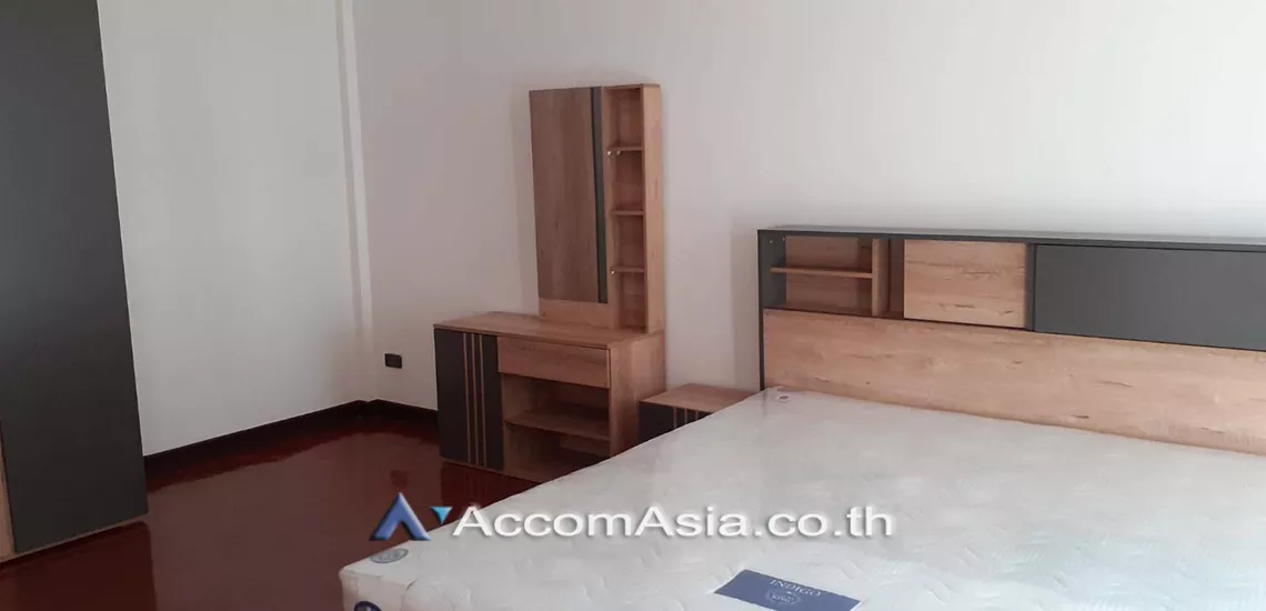 unitHome Office |  4 Bedrooms  Townhouse For Rent in Sukhumvit, Bangkok  near BTS Thong Lo (AA23192)