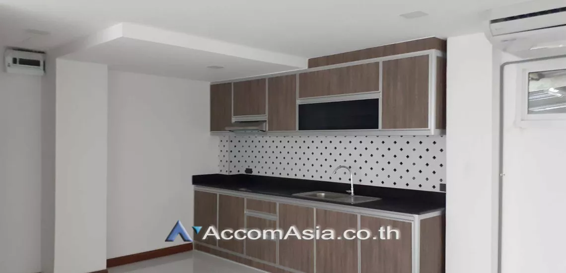 7  4 br Townhouse For Rent in Sukhumvit ,Bangkok BTS Thong Lo at Classic House in Compound AA23192