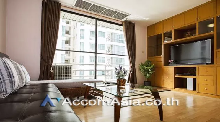 unit 1 Bedroom  Condominium For Rent in Ploenchit, Bangkok  near BTS Ratchadamri (AA23224)
