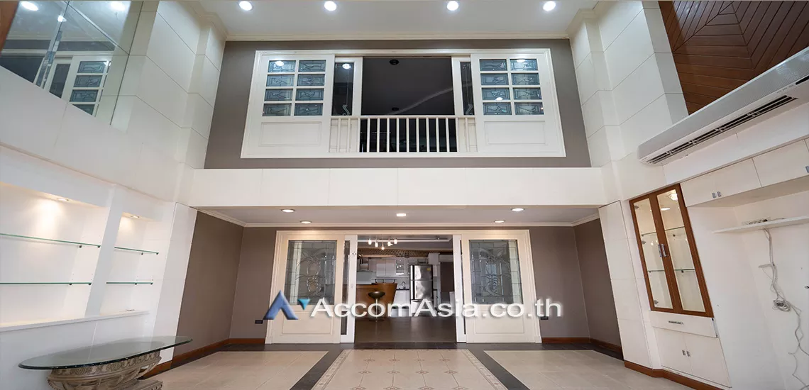  1  5 br Townhouse For Rent in Sukhumvit ,Bangkok BTS Thong Lo at Classic House in Compound AA23230