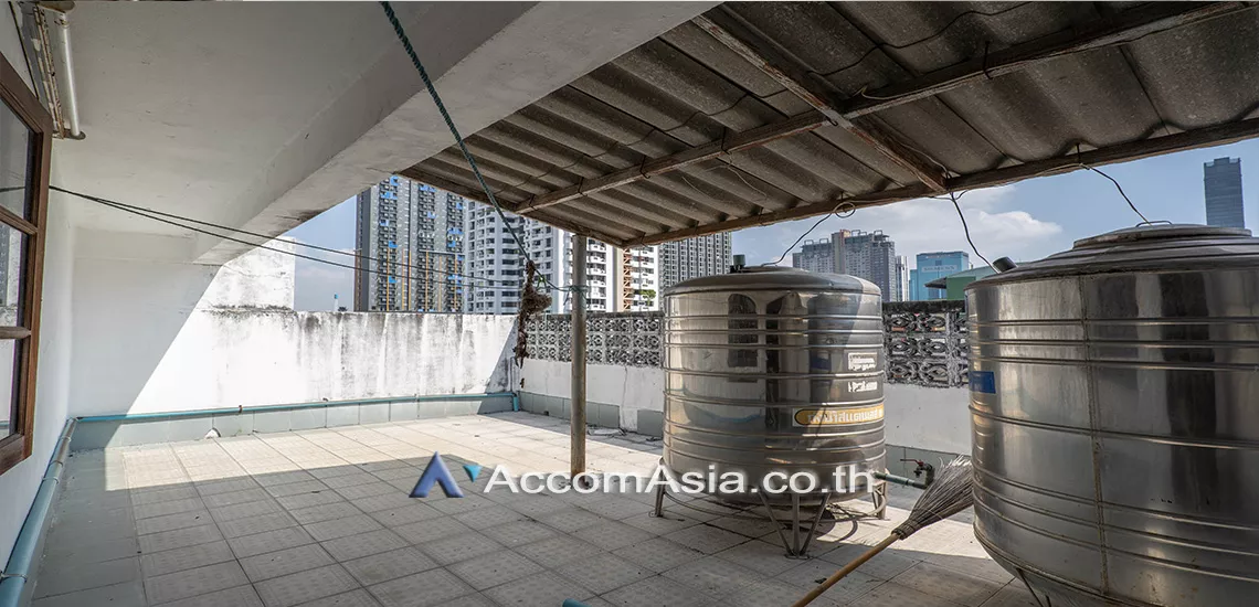 6  5 br Townhouse For Rent in Sukhumvit ,Bangkok BTS Thong Lo at Classic House in Compound AA23230