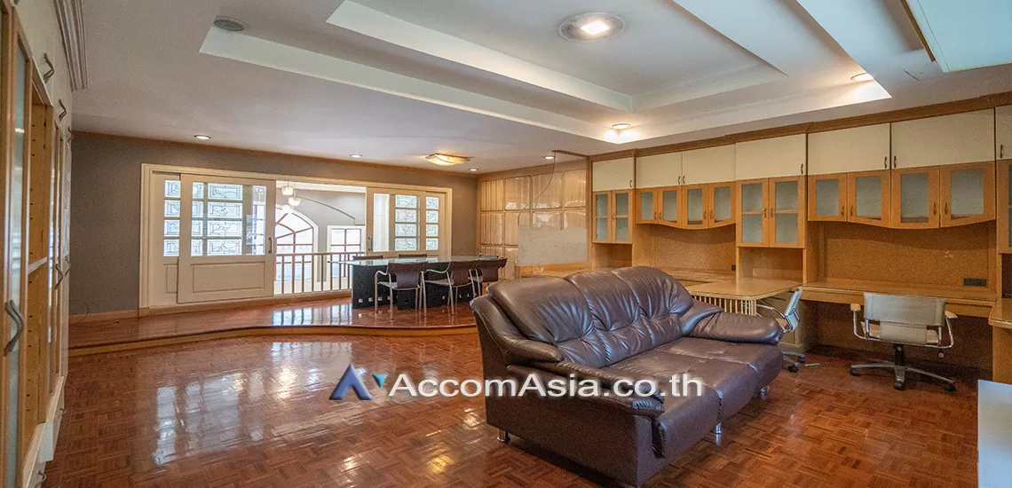 8  5 br Townhouse For Rent in Sukhumvit ,Bangkok BTS Thong Lo at Classic House in Compound AA23230