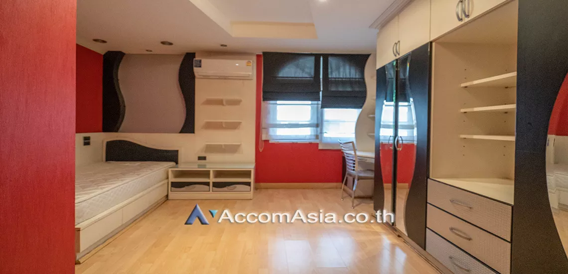 14  5 br Townhouse For Rent in Sukhumvit ,Bangkok BTS Thong Lo at Classic House in Compound AA23230