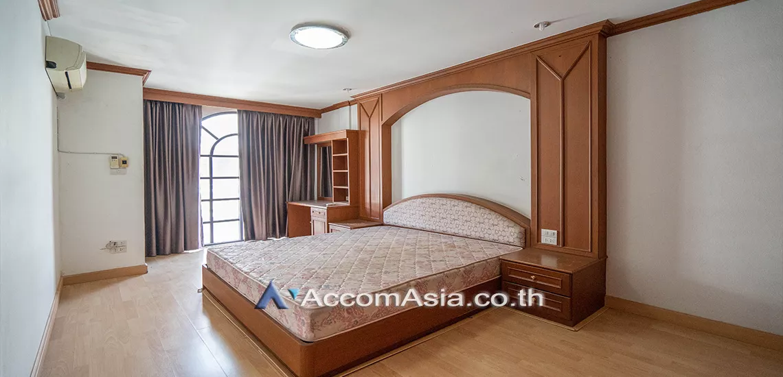 15  5 br Townhouse For Rent in Sukhumvit ,Bangkok BTS Thong Lo at Classic House in Compound AA23230