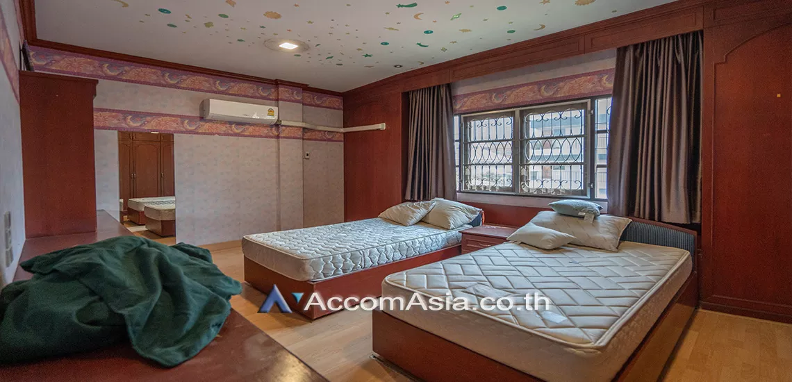 10  5 br Townhouse For Rent in Sukhumvit ,Bangkok BTS Thong Lo at Classic House in Compound AA23230