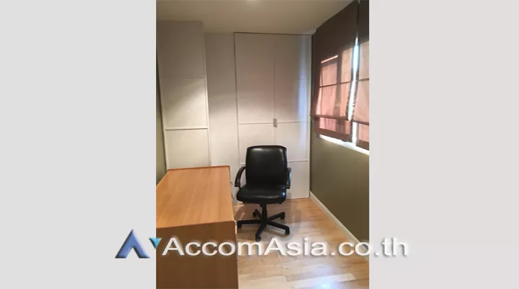 unit 1 Bedroom  Condominium For Rent & Sale in Ploenchit, Bangkok  near BTS Ratchadamri (AA23254)