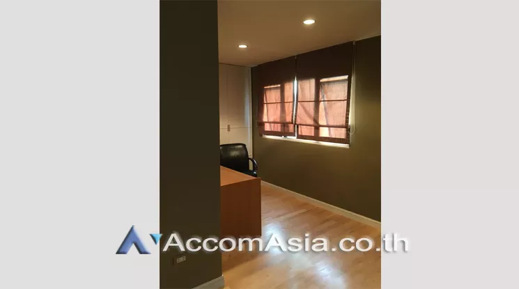 unit 1 Bedroom  Condominium For Rent & Sale in Ploenchit, Bangkok  near BTS Ratchadamri (AA23254)