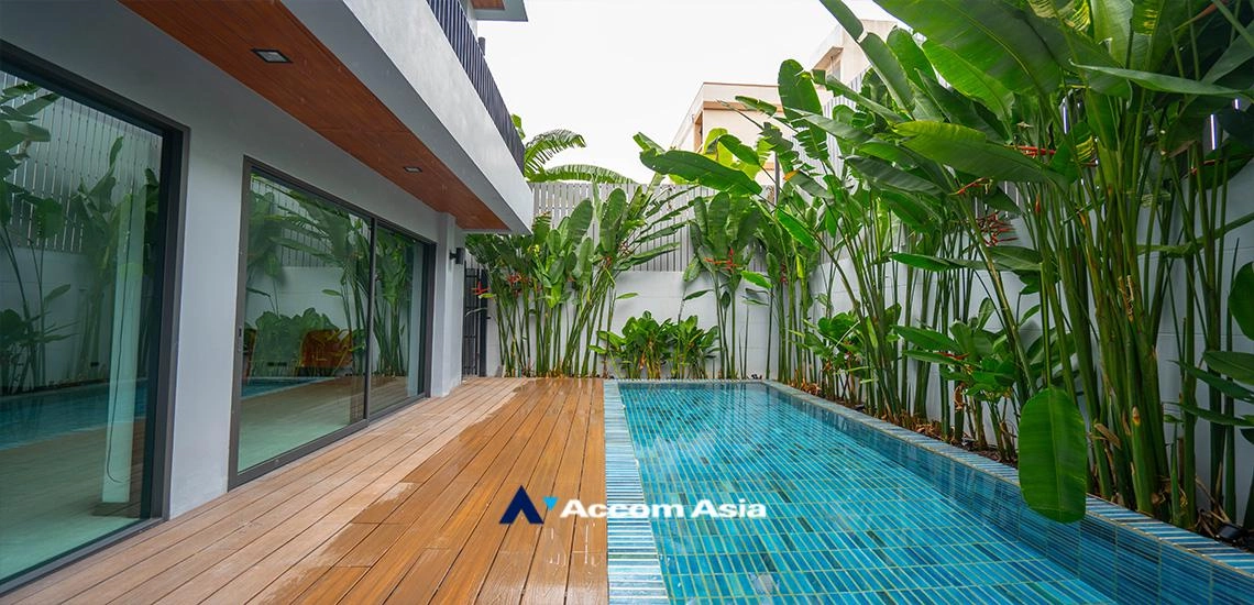Fully Furnished, Private Swimming Pool |  4 Bedrooms  House For Rent in Sukhumvit, Bangkok  near BTS Phrom Phong (AA23289)