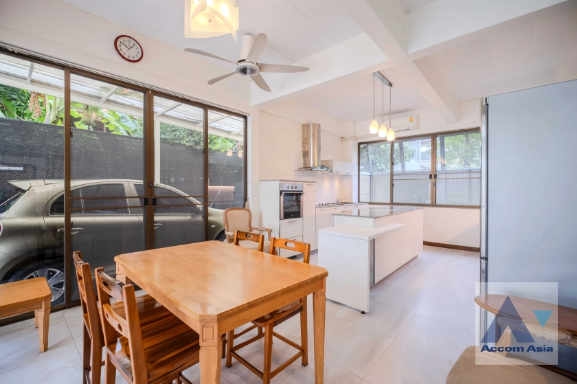  1  4 br House For Rent in Sukhumvit ,Bangkok BTS Ekkamai AA23297