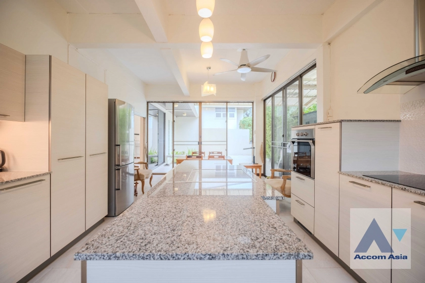 7  4 br House For Rent in Sukhumvit ,Bangkok BTS Ekkamai AA23297