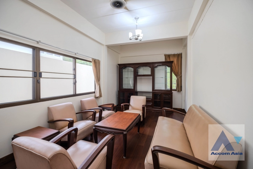 15  4 br House For Rent in Sukhumvit ,Bangkok BTS Ekkamai AA23297