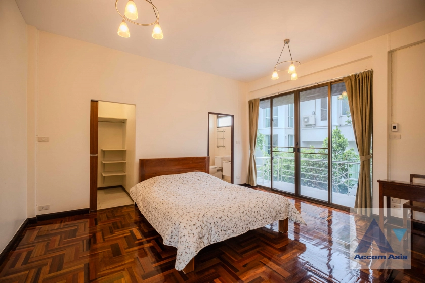 20  4 br House For Rent in Sukhumvit ,Bangkok BTS Ekkamai AA23297