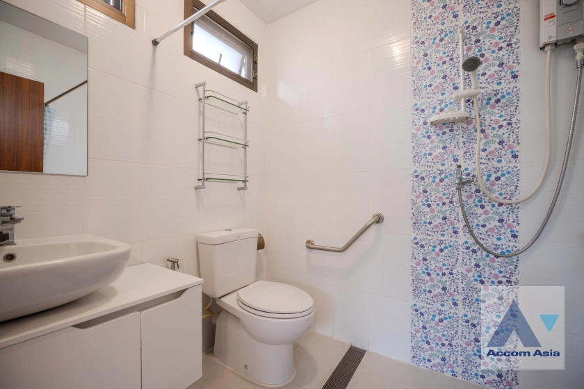 11  4 br House For Rent in Sukhumvit ,Bangkok BTS Ekkamai AA23297