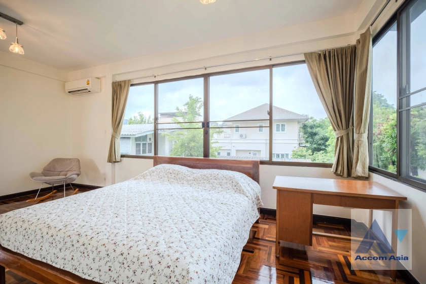 25  4 br House For Rent in Sukhumvit ,Bangkok BTS Ekkamai AA23297