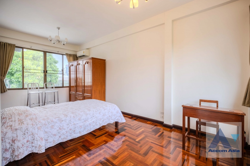 30  4 br House For Rent in Sukhumvit ,Bangkok BTS Ekkamai AA23297