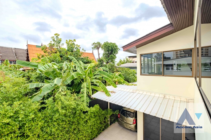 36  4 br House For Rent in Sukhumvit ,Bangkok BTS Ekkamai AA23297