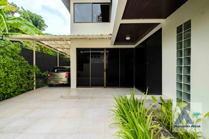 34  4 br House For Rent in Sukhumvit ,Bangkok BTS Ekkamai AA23297