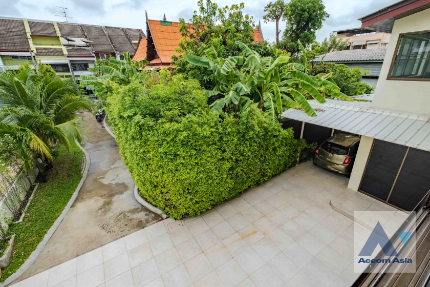 35  4 br House For Rent in Sukhumvit ,Bangkok BTS Ekkamai AA23297