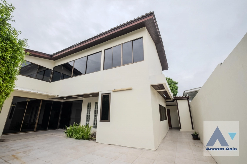 39  4 br House For Rent in Sukhumvit ,Bangkok BTS Ekkamai AA23297