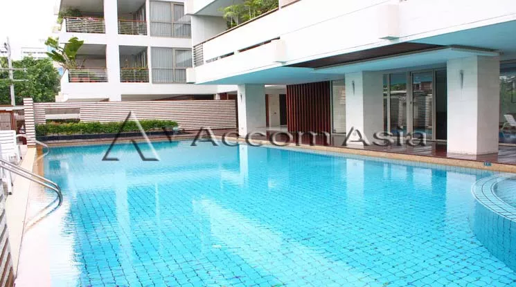 Pet friendly |  3 Bedrooms  Apartment For Rent in Ploenchit, Bangkok  near BTS Ploenchit - MRT Lumphini (AA23305)