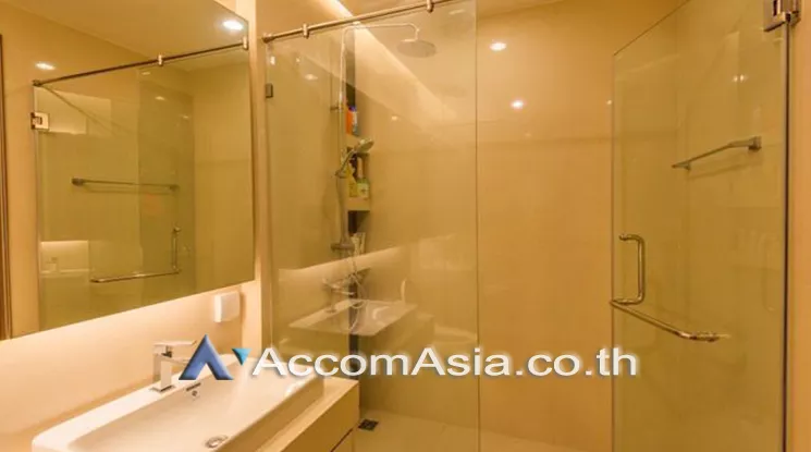  1  2 br Condominium For Rent in Charoenkrung ,Bangkok BTS Saphan Taksin at Menam Residences AA23312