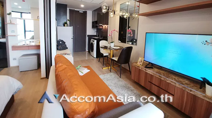  1 Bedroom  Condominium For Rent in Silom, Bangkok  near MRT Sam Yan (AA23318)