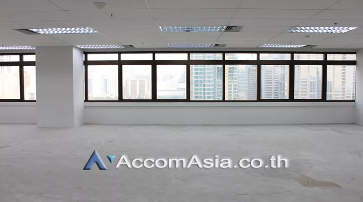  1  Office Space For Rent in Ploenchit ,Bangkok MRT Lumphini at Sindhorn Tower AA23320