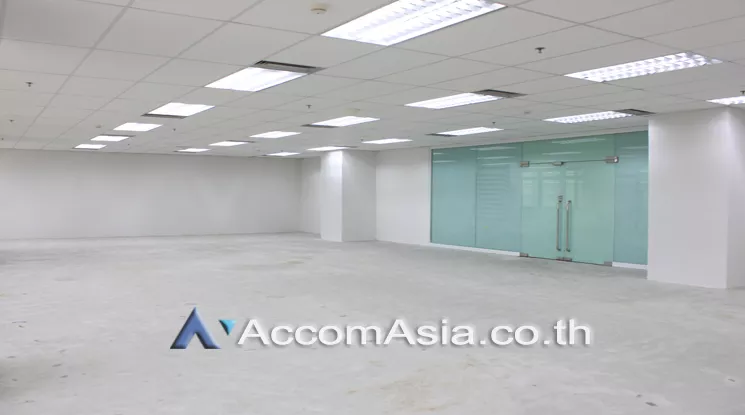 7  Office Space For Rent in Ploenchit ,Bangkok MRT Lumphini at Sindhorn Tower AA23320