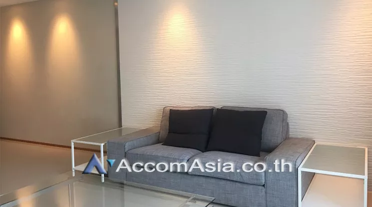 Pet friendly |  2 Bedrooms  Condominium For Rent in Ploenchit, Bangkok  near BTS Chitlom (AA23321)