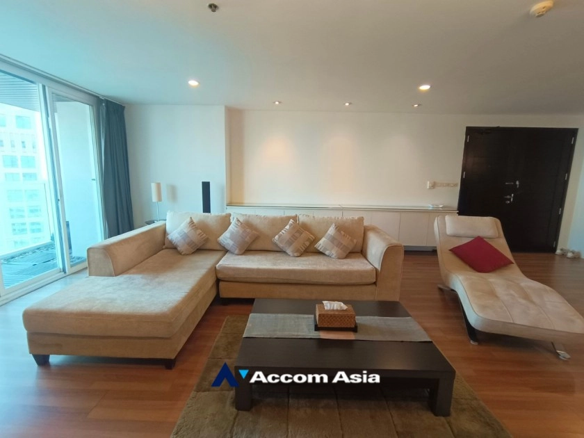unit 2 Bedrooms  Condominium For Rent in Ploenchit, Bangkok  near BTS Chitlom (AA23326)