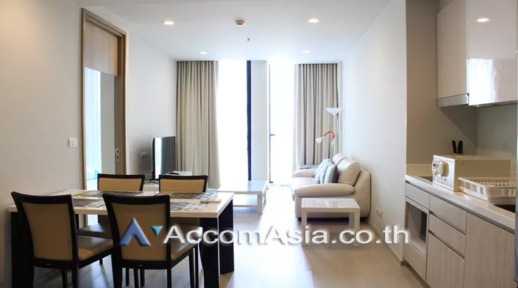  2 Bedrooms  Condominium For Rent in Ploenchit, Bangkok  near BTS Ploenchit (AA23327)