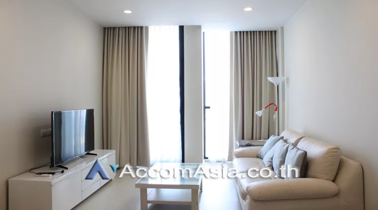  2 Bedrooms  Condominium For Rent in Ploenchit, Bangkok  near BTS Ploenchit (AA23327)