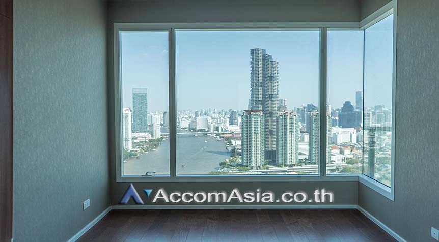 5  3 br Condominium For Sale in Rama 3 ,Bangkok BTS Saphan Taksin at Menam Residences AA23343