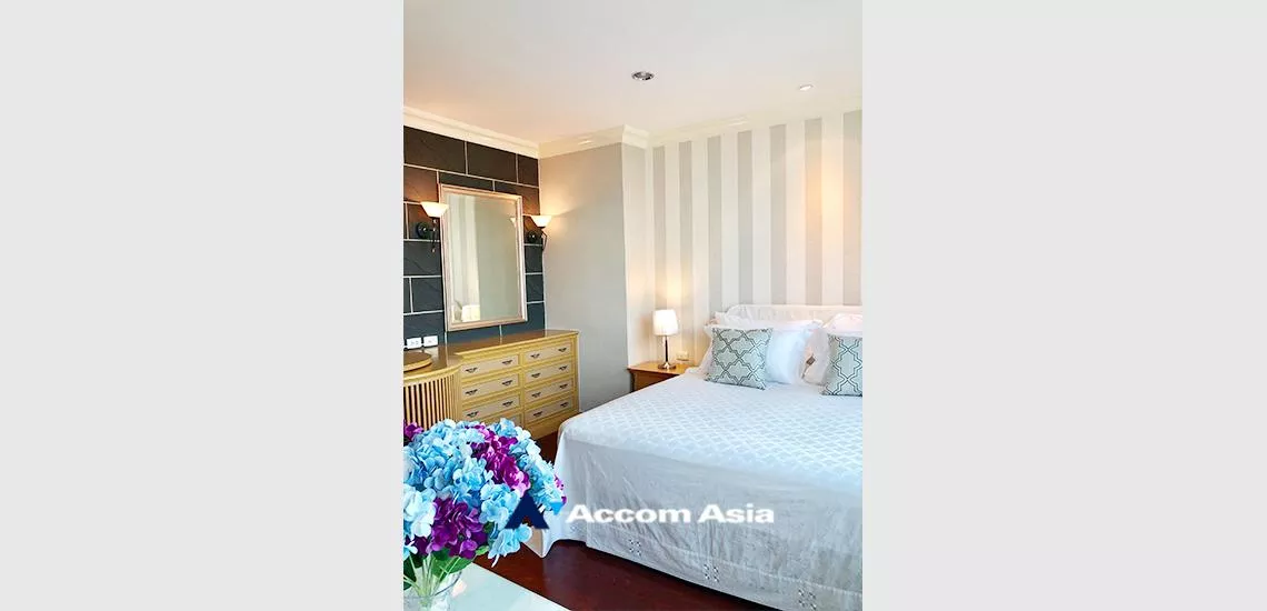  1  Condominium For Rent in Ploenchit ,Bangkok BTS Chitlom at President Place AA23354
